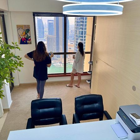 Berloga Capsule Jbr Hostel Dubai Luaran gambar