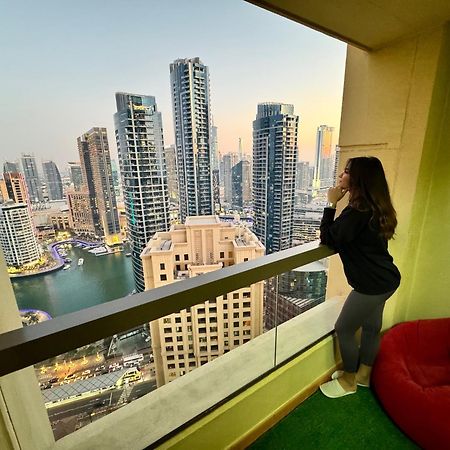 Berloga Capsule Jbr Hostel Dubai Luaran gambar