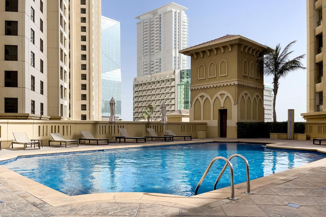 Berloga Capsule Jbr Hostel Dubai Luaran gambar